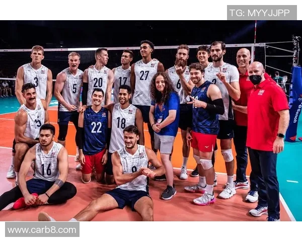 重庆篮球队在邀请赛中以81分高居积分榜首位展现强劲实力